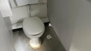 16'x9' Toilet Unit Ref:3468