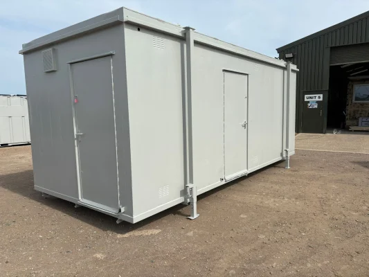  - Ref: 3993 - 21 x 9 Cabins up to 24' Long