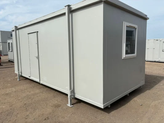  - Ref: 3993 - 21 x 9 Cabins up to 24' Long