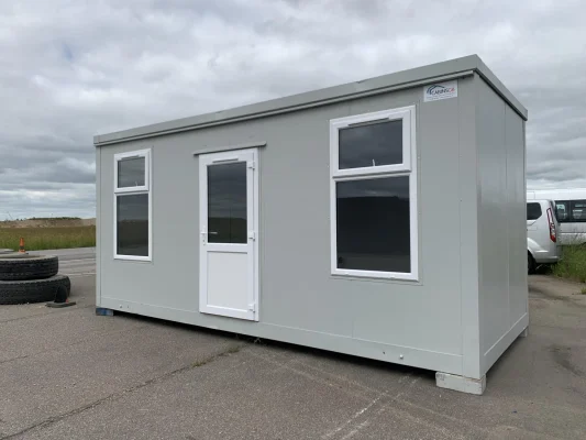  - Ref: 2078 - 20 x 8 Marketing Suites