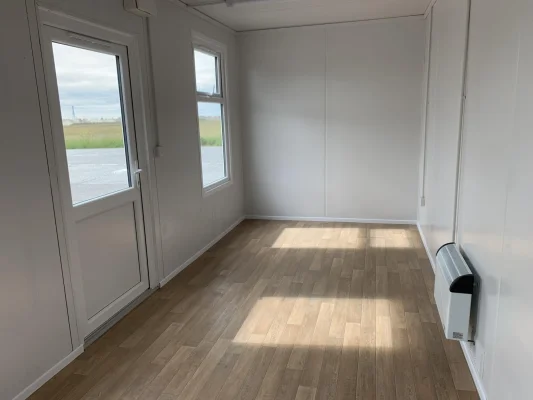  - Ref: 2078 - 20 x 8 Marketing Suites