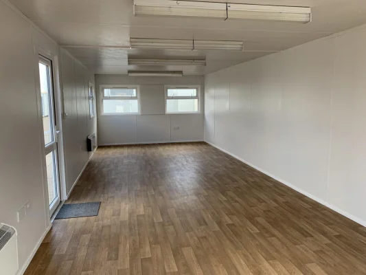  - Ref: 2256 - 32 x 12 Cabin