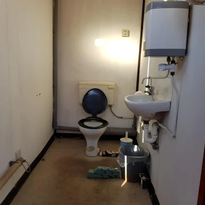  - Ref: 3350 - 21'x9' Toilet
