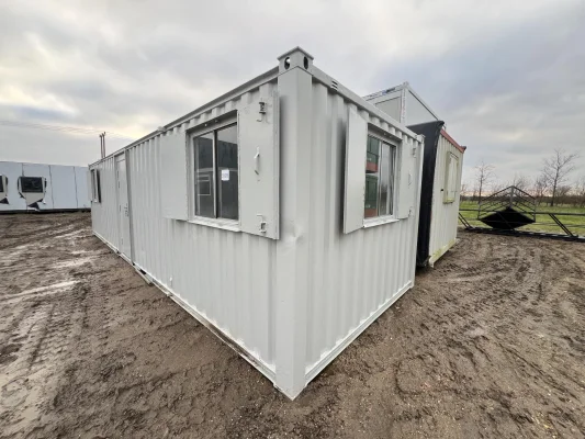  - Ref: 3505 - 32'x10' Cabin
