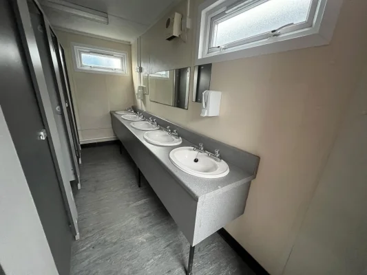  - Ref: 3509 - 16'x10' Toilet