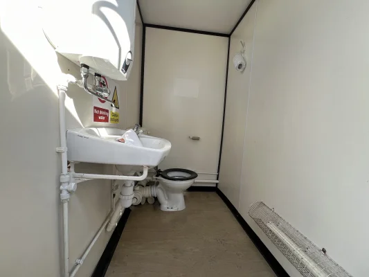  - Ref: 3614 - 12'x9' Toilet