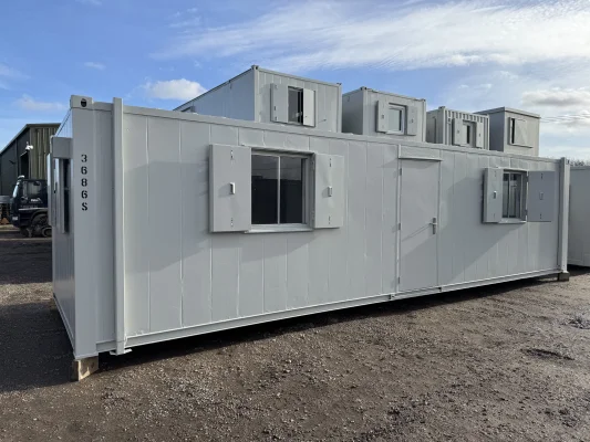  - Ref: 3686 - 32'x10' Cabin