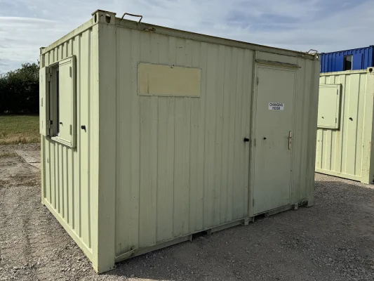  - Ref: 3695 - 12'x8' Cabins up to 24' Long