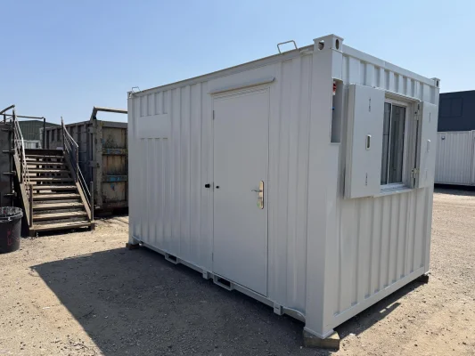  - Ref: 3697 - 12'x8' Cabins up to 24' Long