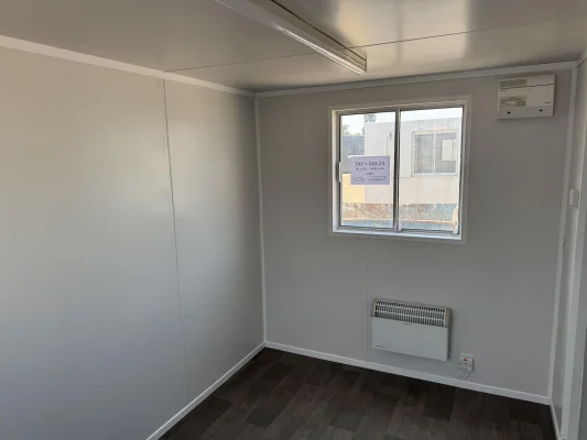  - Ref: 3697 - 12'x8' Cabins up to 24' Long