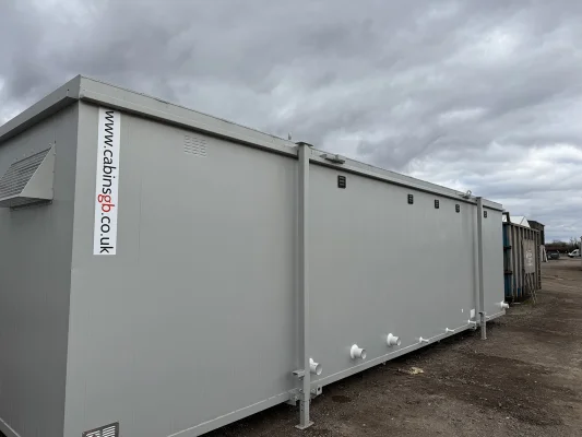  - Ref: 3717 - 32'x10' Toilet