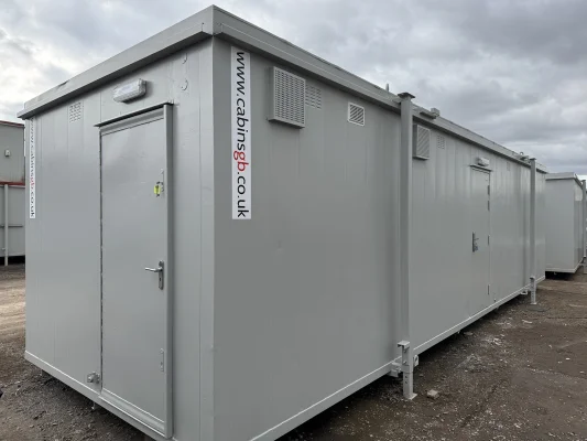  - Ref: 3717 - 32'x10' Toilet