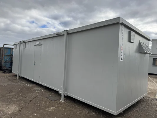  - Ref: 3717 - 32'x10' Toilet