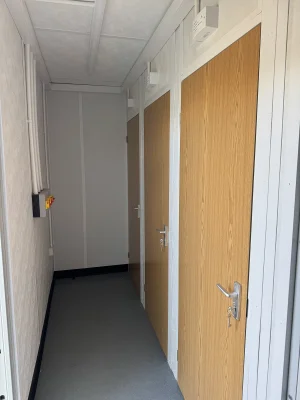  - Ref: 3717 - 32'x10' Toilet