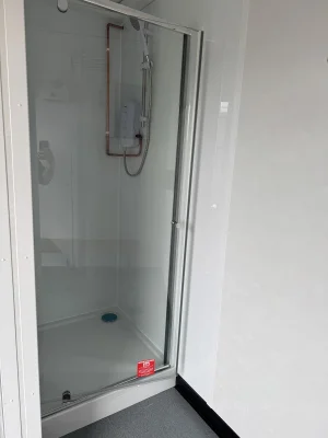  - Ref: 3717 - 32'x10' Toilet