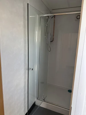  - Ref: 3717 - 32'x10' Toilet