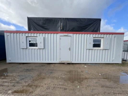  - Ref: av4bay - 12.2m x 9.7m Modular Building