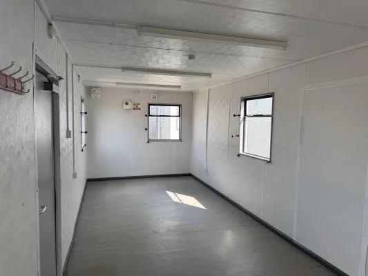  - Ref: 3758 - 32'x10' Cabin