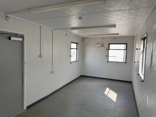  - Ref: 3758 - 32'x10' Cabin