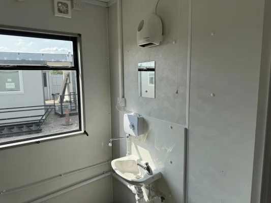  - Ref: 3758 - 32'x10' Cabin