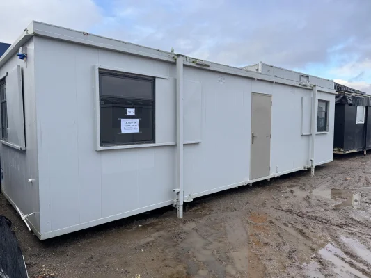  - Ref: 3819 - 32'x10' Cabin