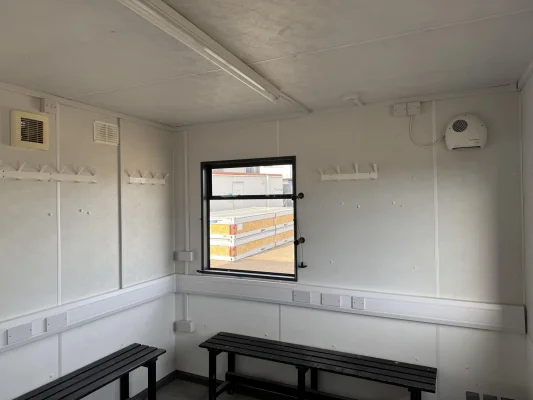  - Ref: 3881 - 32'x10' Cabin