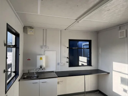  - Ref: 3879 - 32'x10' Cabin