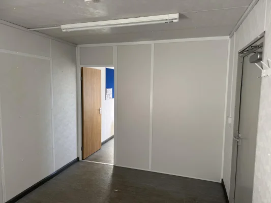  - Ref: 3879 - 32'x10' Cabin