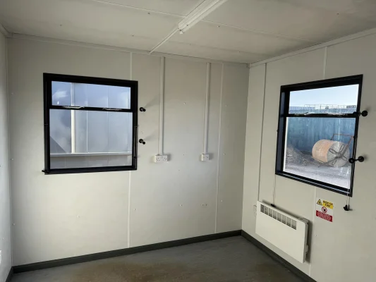  - Ref: 3879 - 32'x10' Cabin