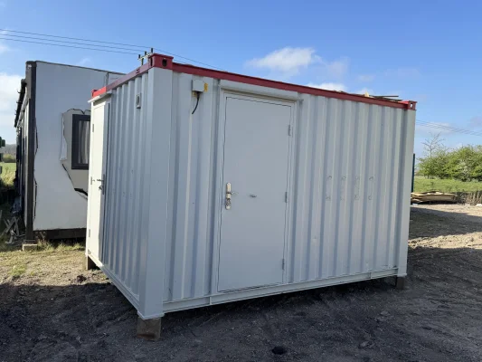  - Ref: 3892 - 12'x9' Toilet