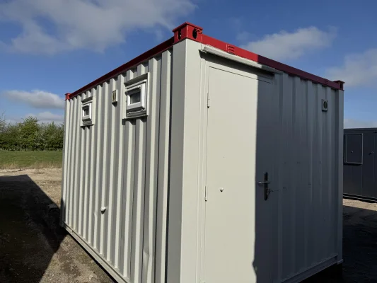  - Ref: 3892 - 12'x9' Toilet