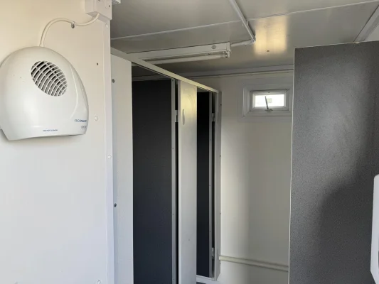  - Ref: 3892 - 12'x9' Toilet