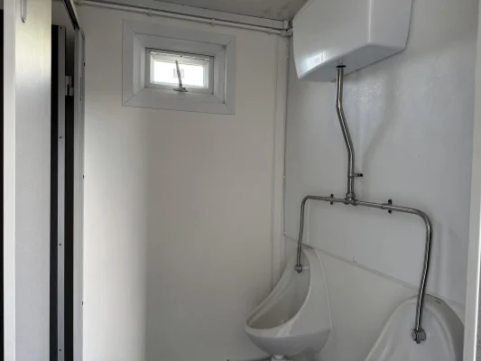  - Ref: 3892 - 12'x9' Toilet