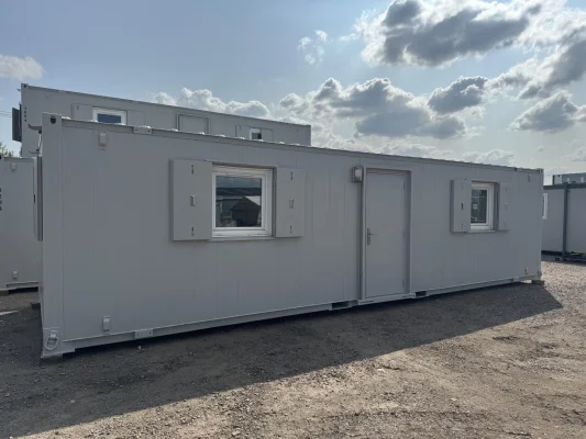  - Ref: 3940 - 32'x10' Cabin