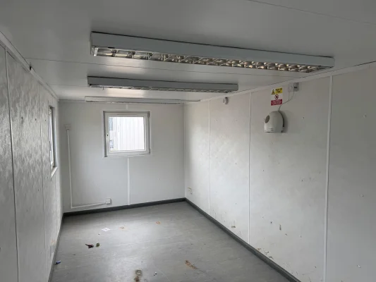  - Ref: 3951 - 24'x9' Cabins up to 24' Long