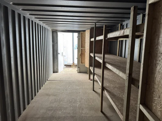  - Ref: 3955 - 24'x9' Container