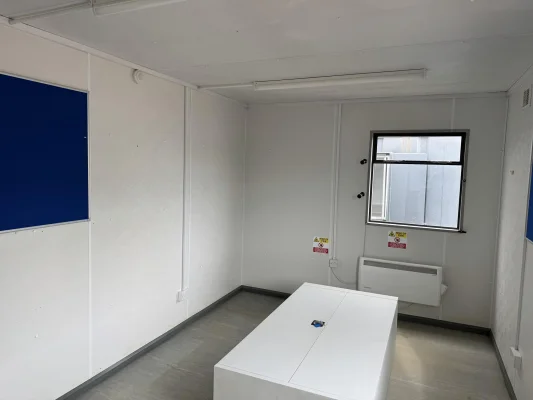  - Ref: 3956 - 32'x10' Cabin