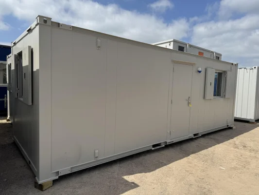  - Ref: 3933 - 24'x9' Cabins up to 24' Long