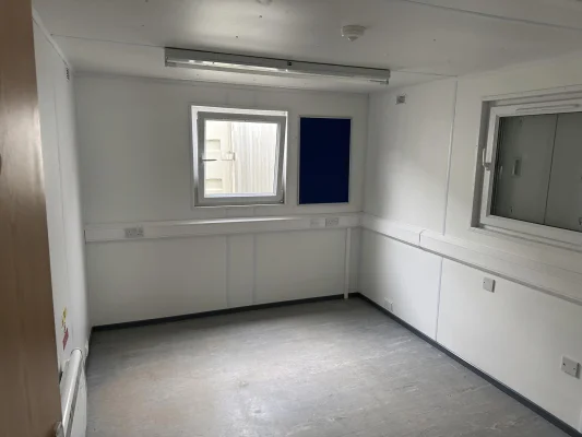  - Ref: 3959 - 32'x10' Cabin