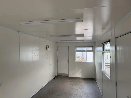  - Ref: 3987 - 24'x9' Cabins up to 24' Long