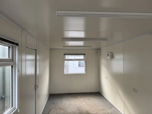  - Ref: 3987 - 24'x9' Cabins up to 24' Long