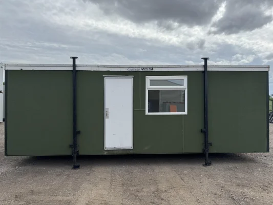  - Ref: 3989 - 24'x9' Cabins up to 24' Long