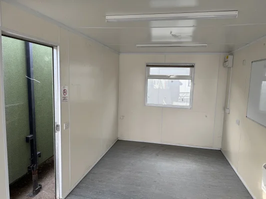  - Ref: 3990 - 24'x9' Cabins up to 24' Long