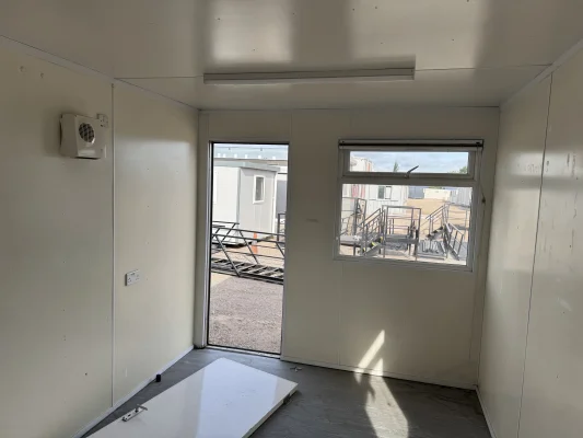  - Ref: 3991 - 24'x9' Cabins up to 24' Long