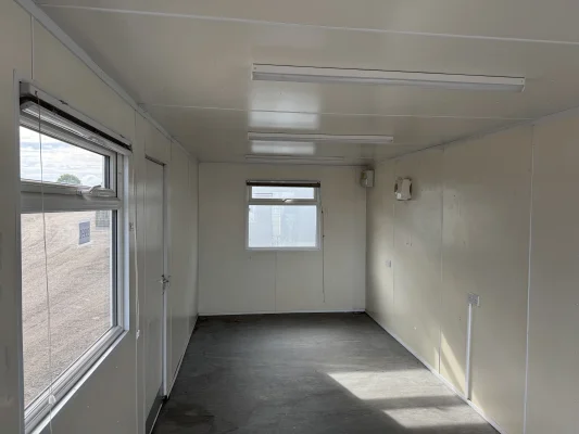  - Ref: 3991 - 24'x9' Cabins up to 24' Long