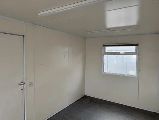  - Ref: 3991 - 24'x9' Cabins up to 24' Long