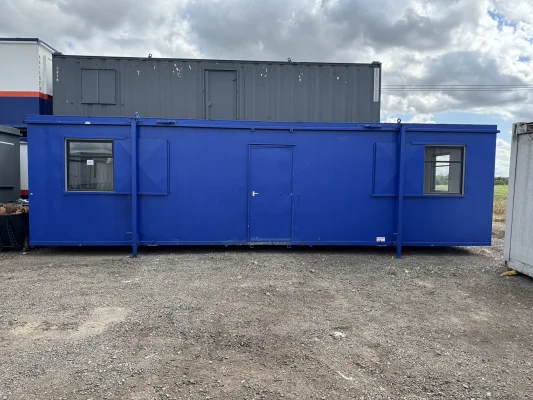  - Ref: 3984 - 32'x10' Cabin