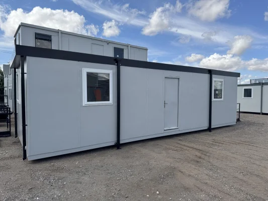  - Ref: 3807 - 32'x10' Cabin