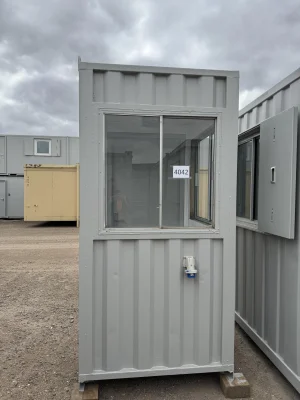  - Ref: 4042 - 6' x 4'  Cabins up to 24' Long
