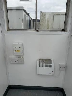  - Ref: 4042 - 6' x 4'  Cabins up to 24' Long